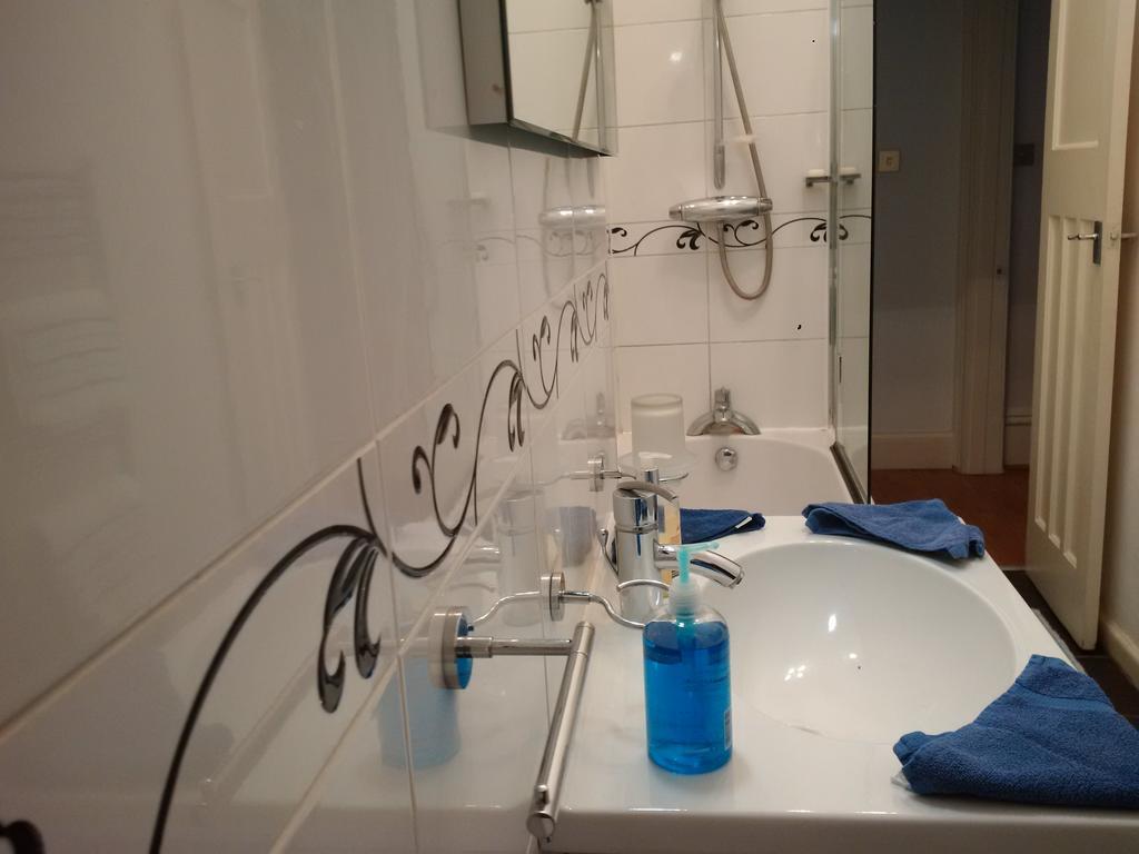 דירות לונדון Luxury Holland Park, Sleeps 2, Free S'Fast Wifi מראה חיצוני תמונה