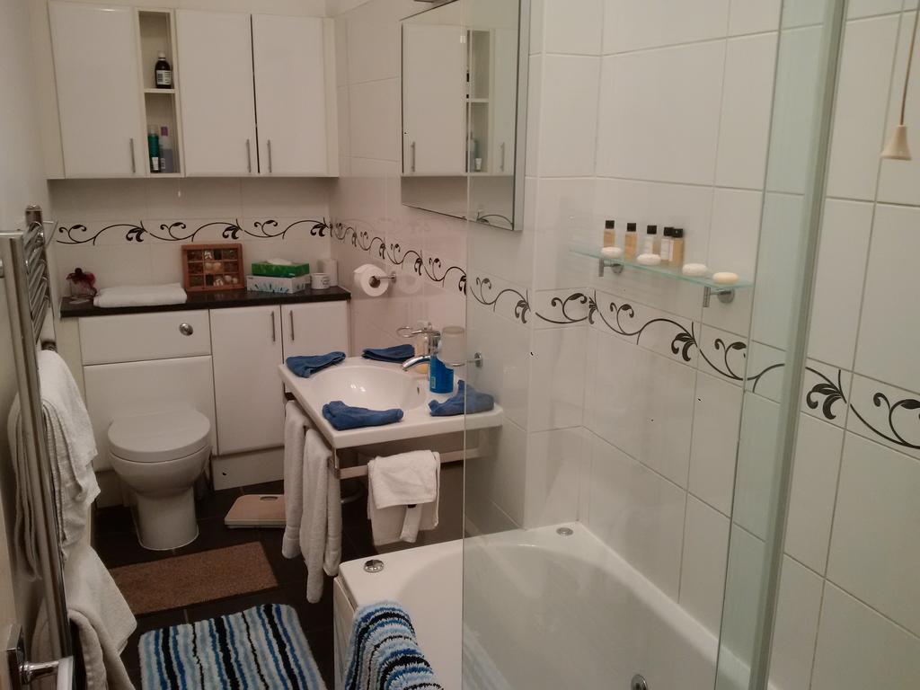 דירות לונדון Luxury Holland Park, Sleeps 2, Free S'Fast Wifi מראה חיצוני תמונה